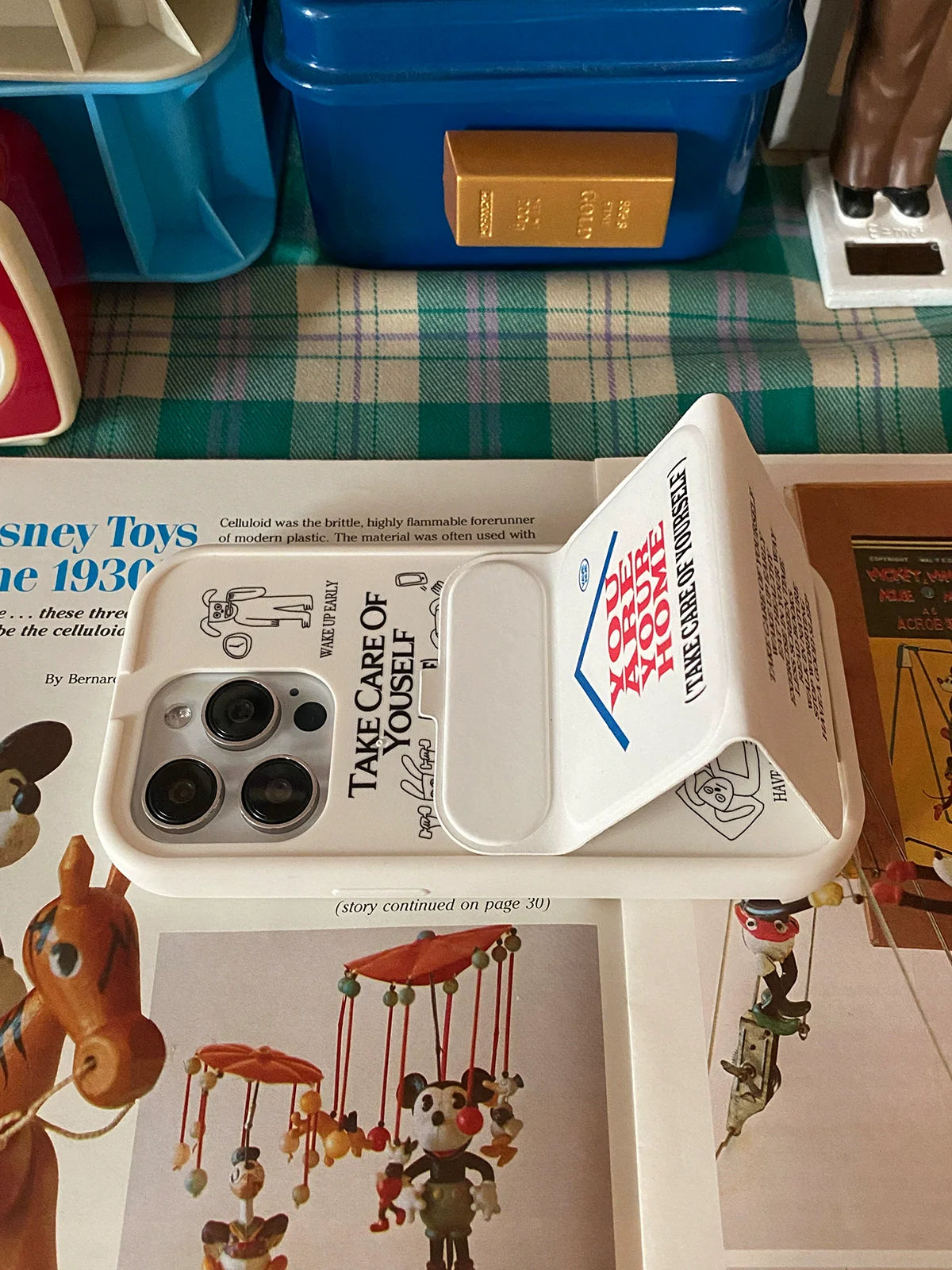 Vintage White Folding Stand iPhone Case