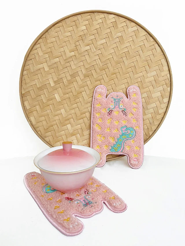 Ruoyu workshop RUOYUSTUDIO original design pink dragon embroidery fabric coaster