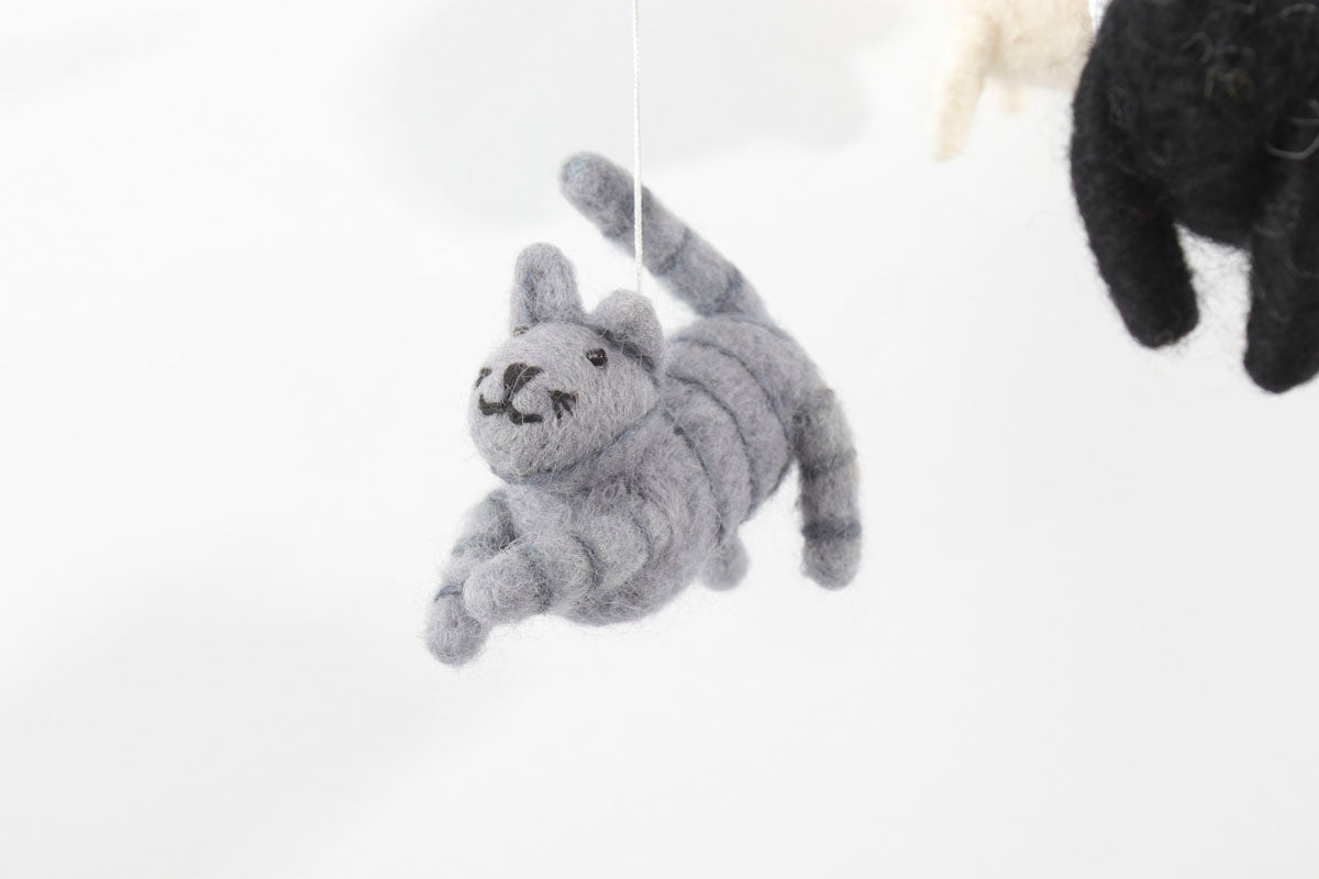 Handmade wool felt baby mobile with 5 cats and 1 mouse – eco-friendly nursery gift