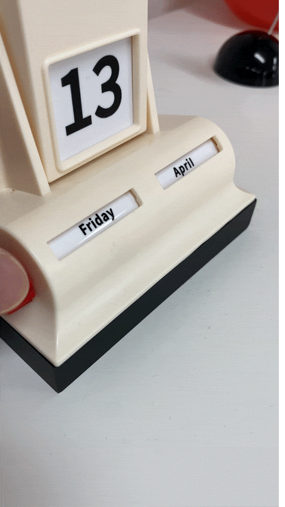 Retro Flip Desk Calendar