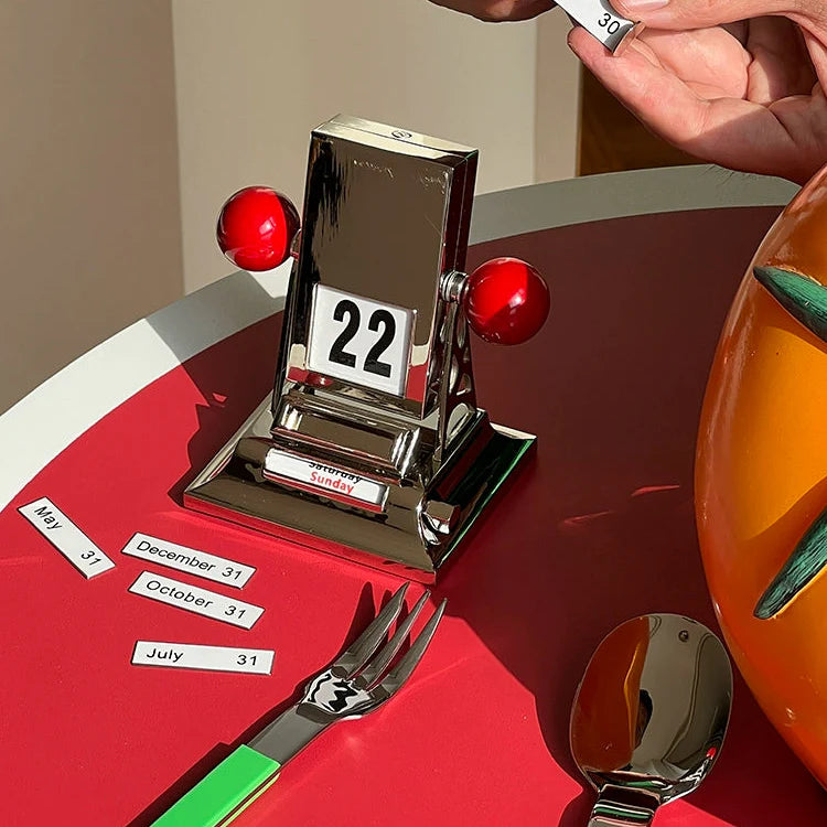 Click Sugar Gourd Calendar Metal Alloy Flip Mechanical Desk Calendar Boys and Girls 2025 New Year Gift Perpetual Calendar