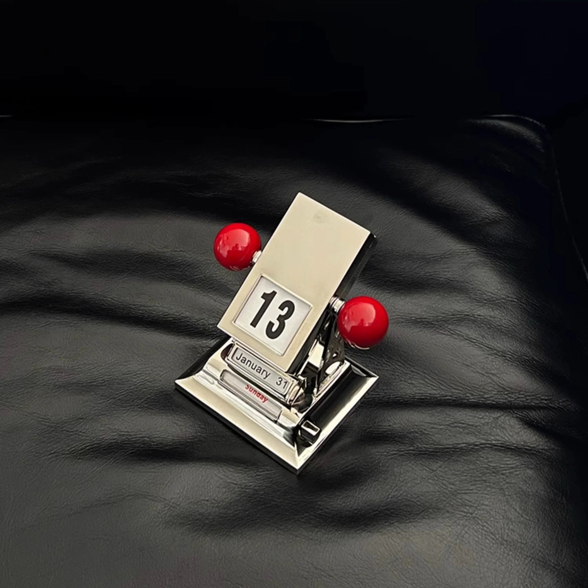 Click Sugar Gourd Calendar Metal Alloy Flip Mechanical Desk Calendar Boys and Girls 2025 New Year Gift Perpetual Calendar