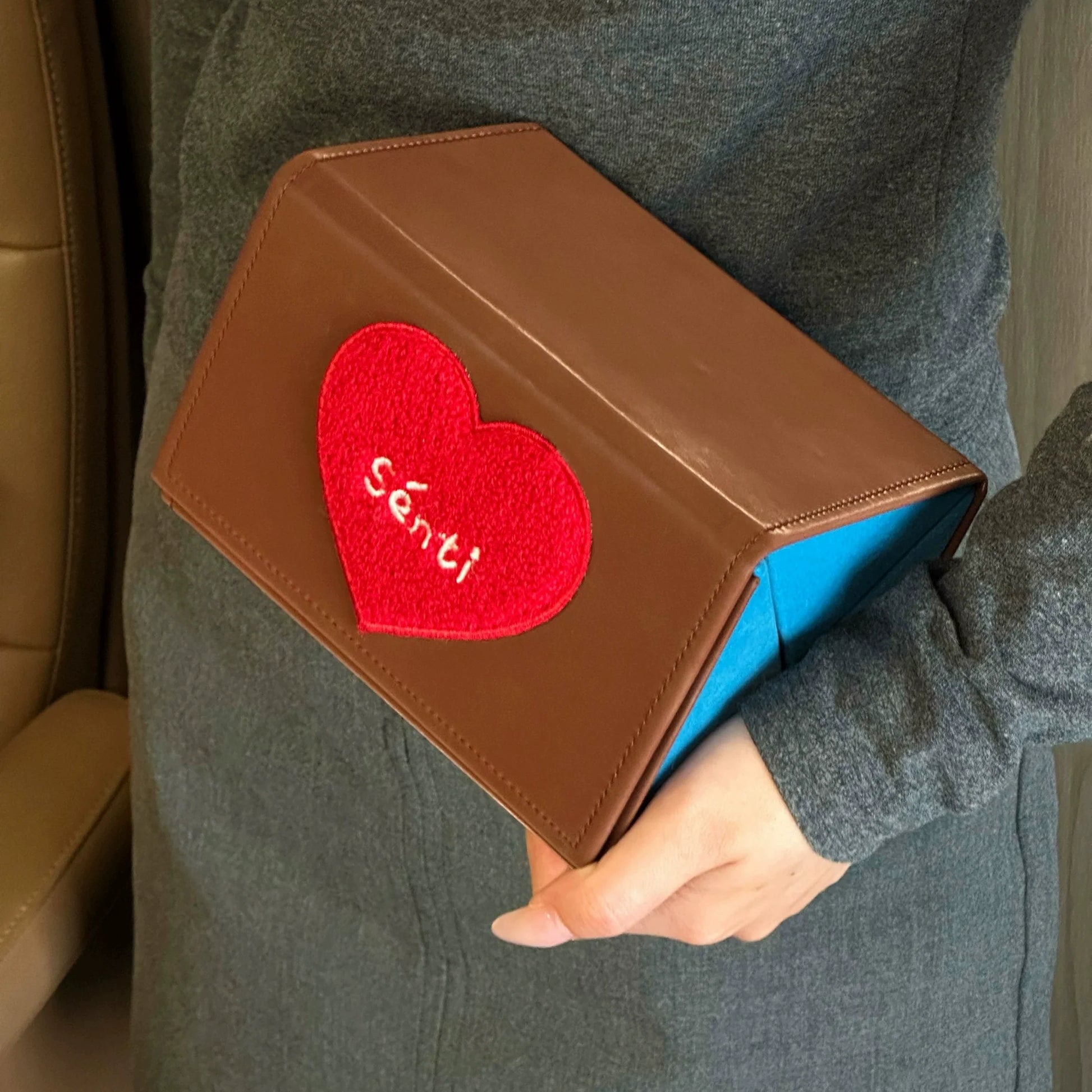 Sénti "Brownie" heart embroidered four-compartment folding velvet glasses organizer for travel and portability