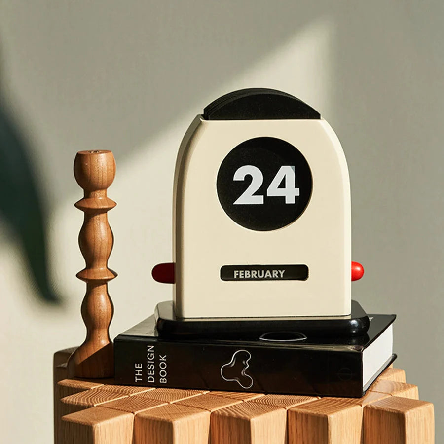 Mo language wooden retro piece calendar designer creative perpetual calendar desk calendar ornaments Nordic style