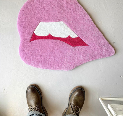 Funky Lip-Shaped Wall & Floor Mat