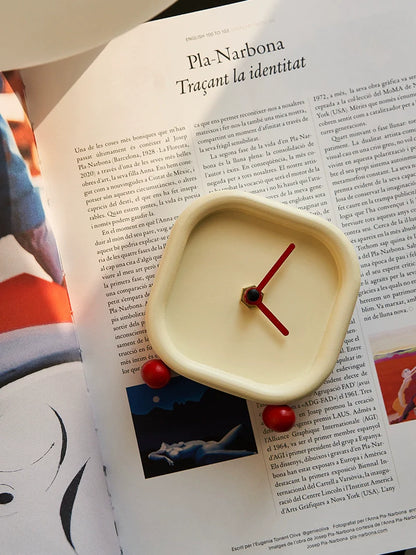 Mo Yu Table Clock Designer Home Decorations Cute wooden living room, bedroom table top
