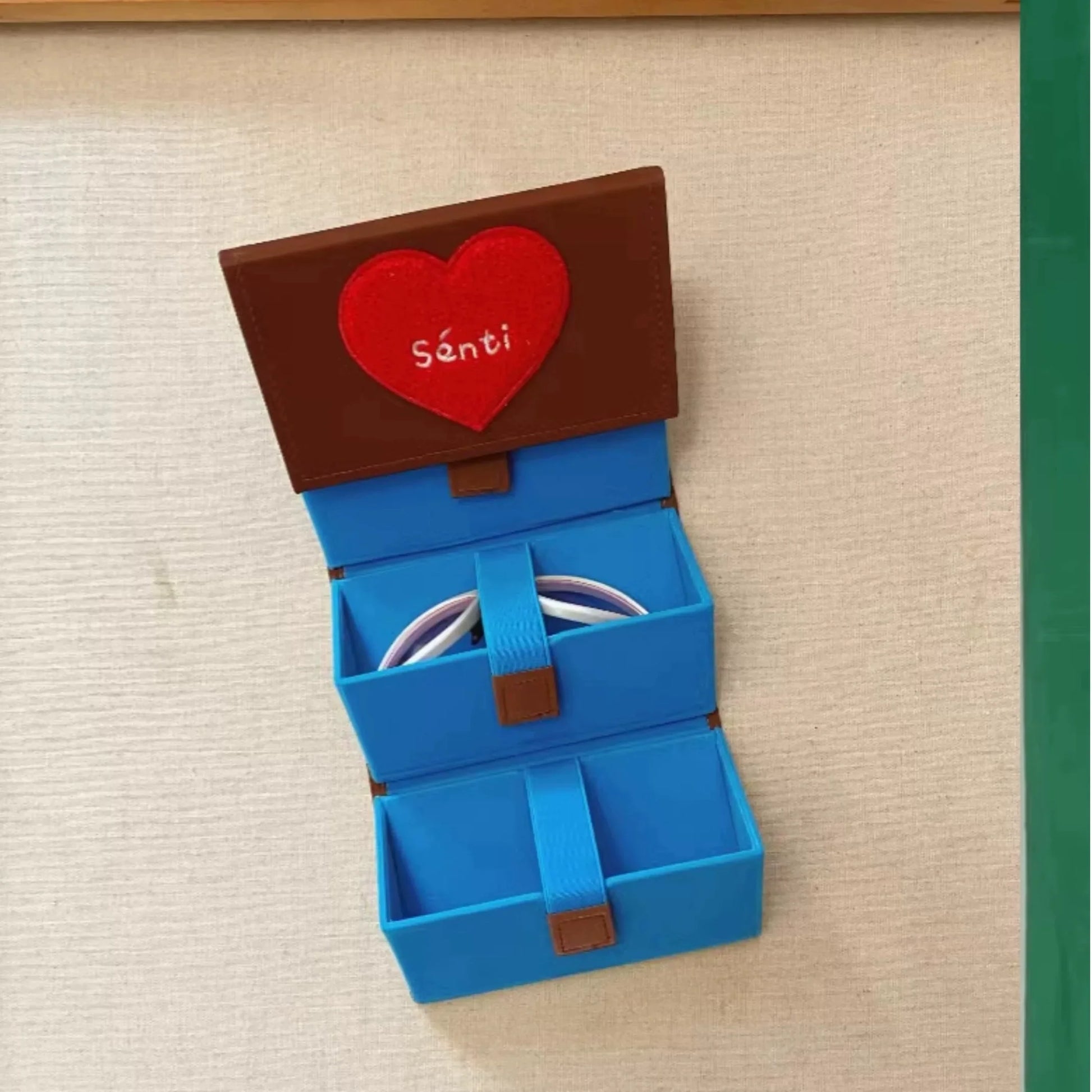 Sénti "Brownie" heart embroidered four-compartment folding velvet glasses organizer for travel and portability