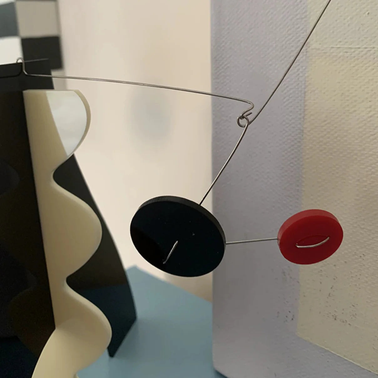 Simple Bauhaus geometric acrylic table top sitting living room dynamic Calder balance decoration ornaments soft decoration