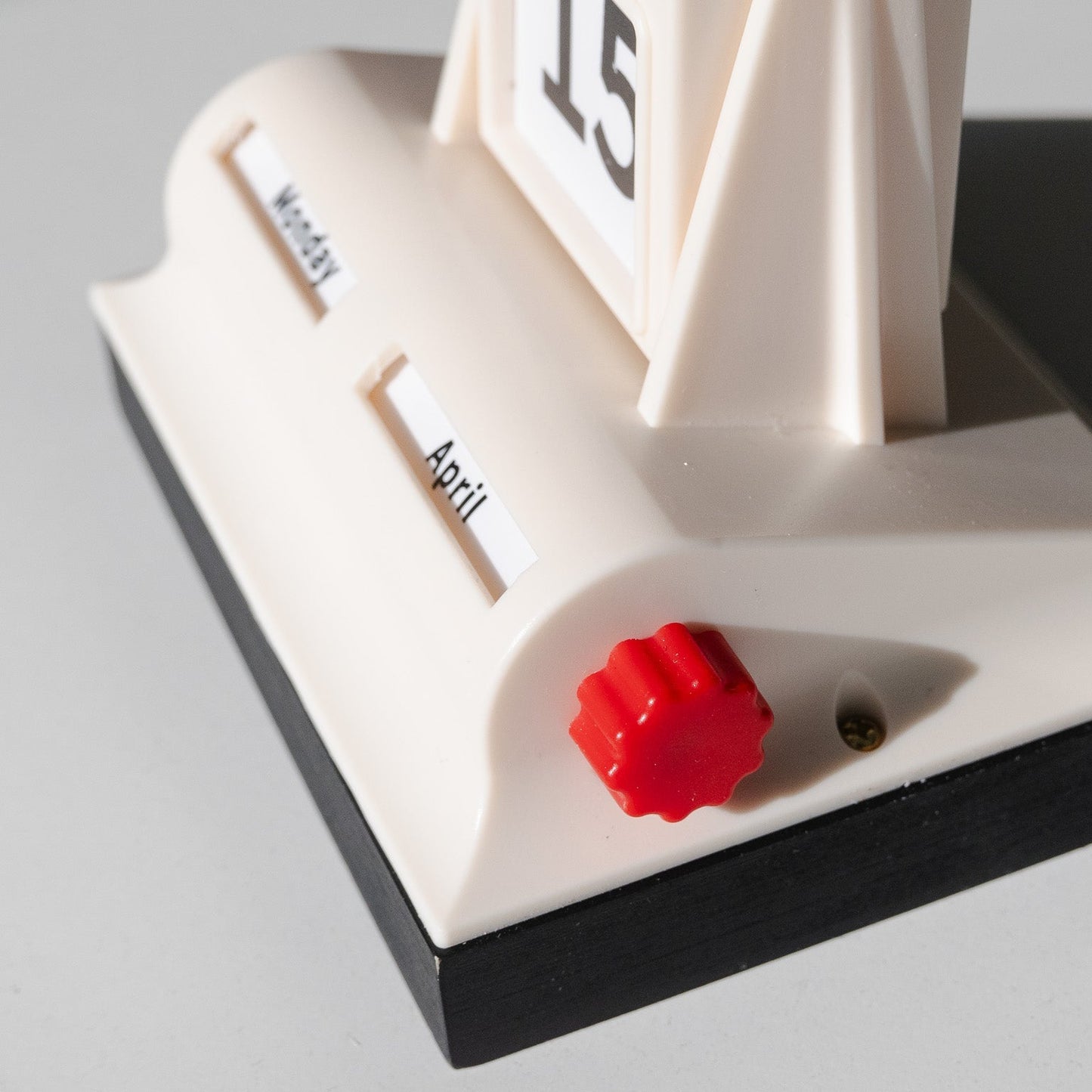 Retro flip perpetual desk calendar with rotating knobs for days, months, and date – perfect for home office or gift use.