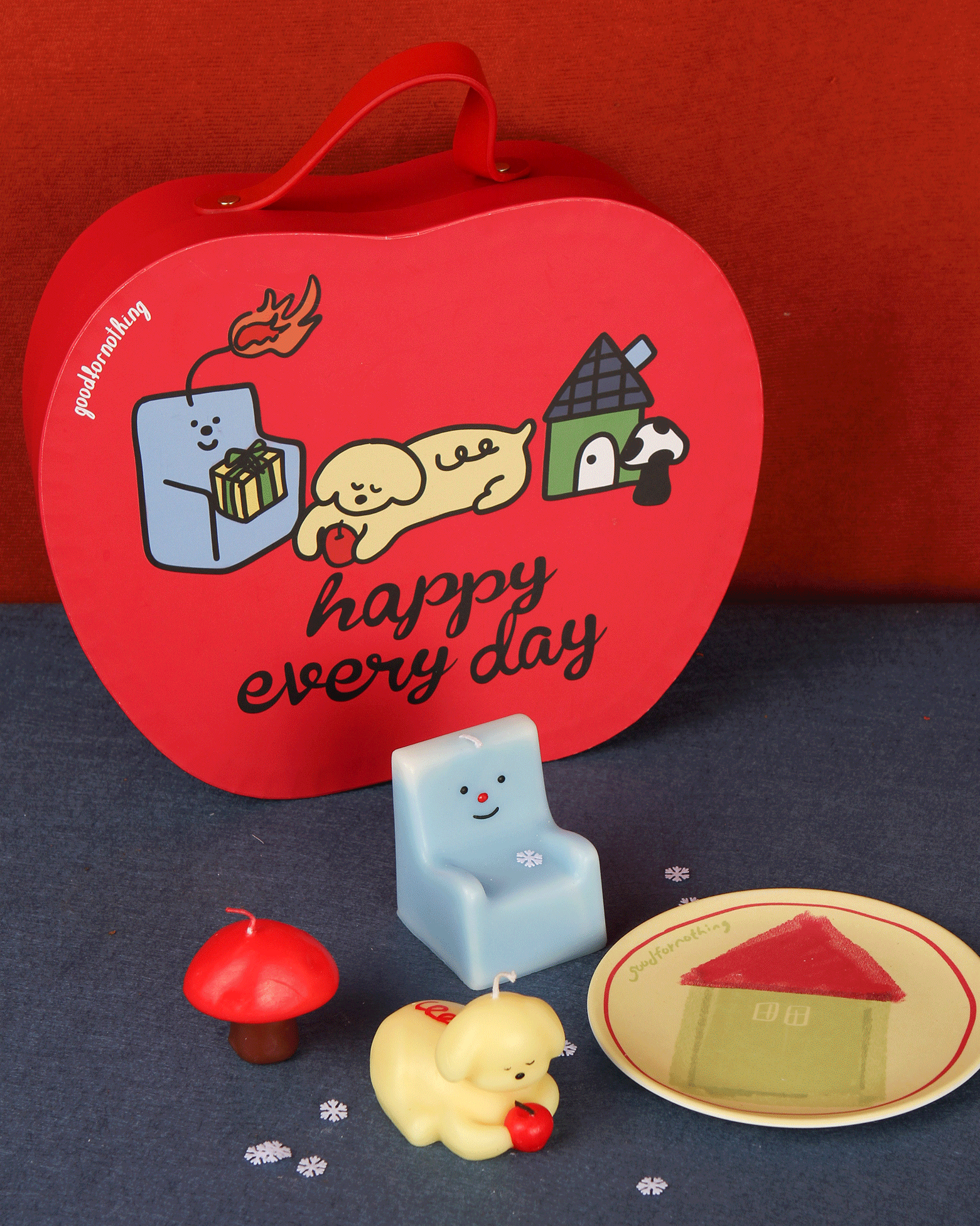 Full candle set in a red apple-shaped gift box