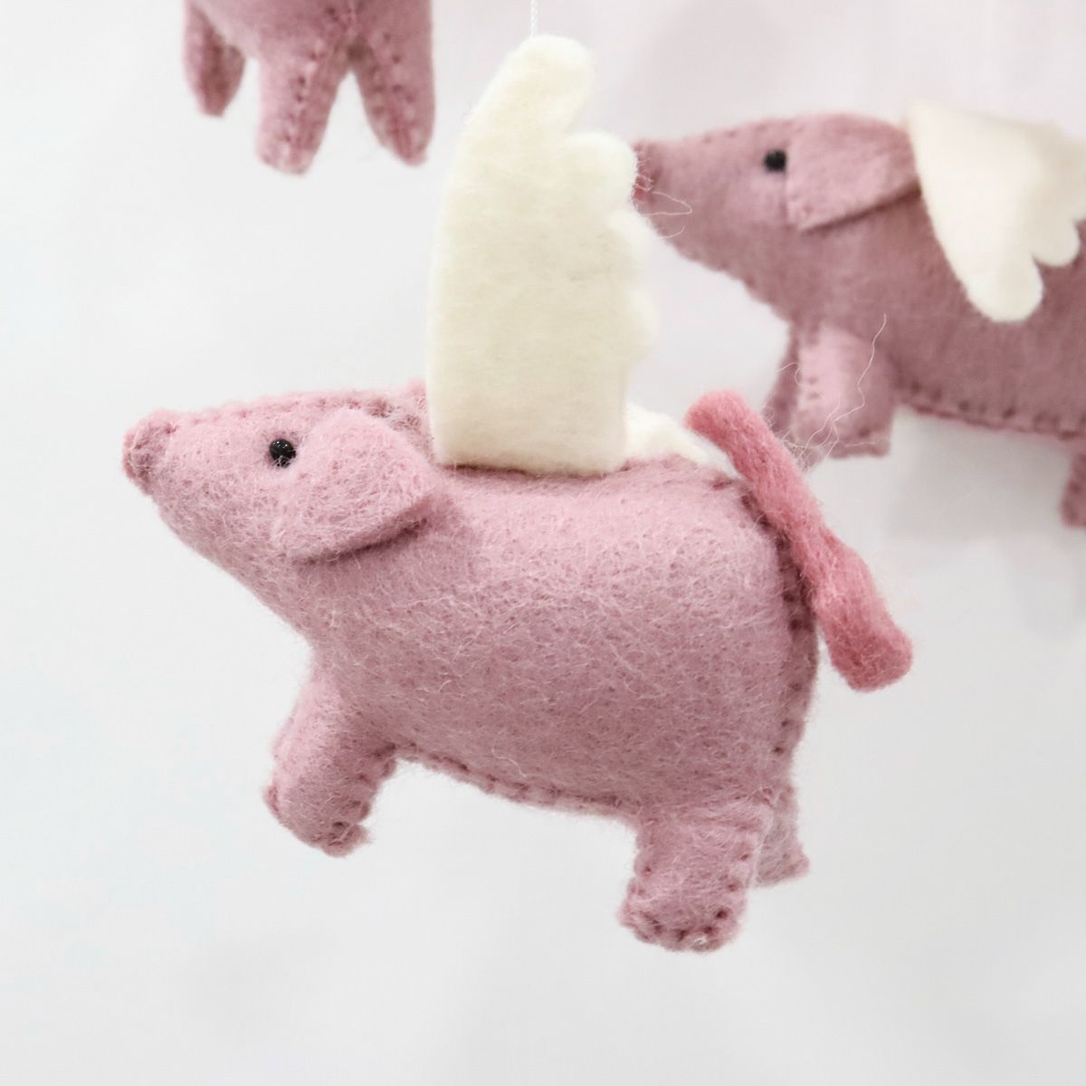 Handmade flying pig baby mobile made of 100% wool, eco-friendly nursery decor