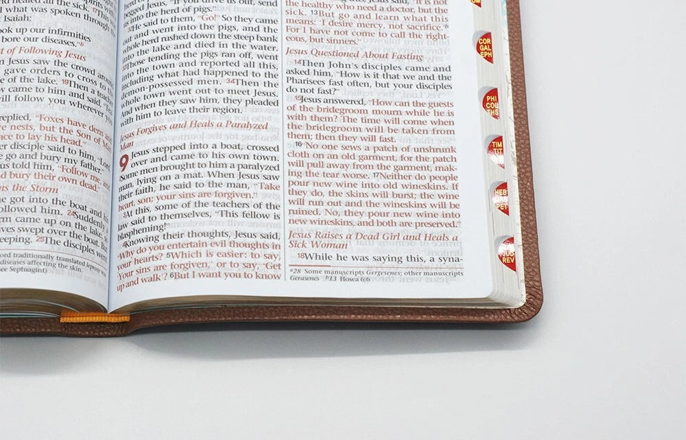 NIV English Bible | Medium Hardcover | Khaki Gray PU Cover | Text Only